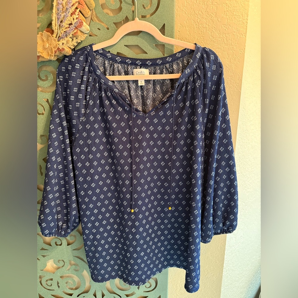 Croft & Barrow Women's Navy Geometric Blouse